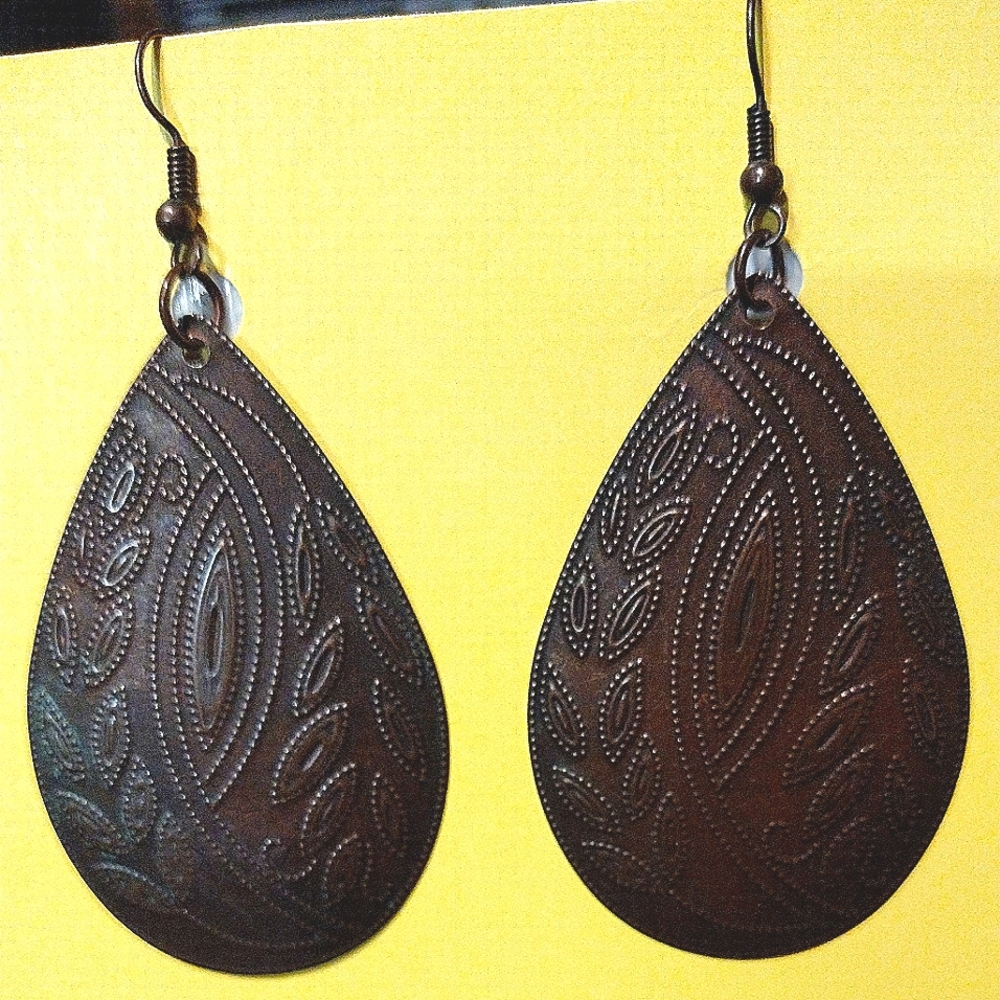 Leaf hook earrings